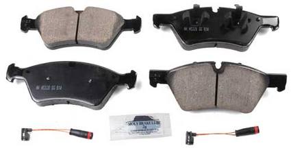 Mercedes Disc Brake Pad Set - Front (Ceramic) (EURO) 164420262064 - Akebono Euro Ultra-Premium EUR1123